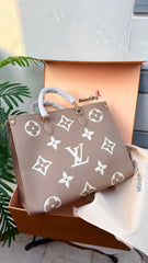 Louis Vuitton - Tote Bag
